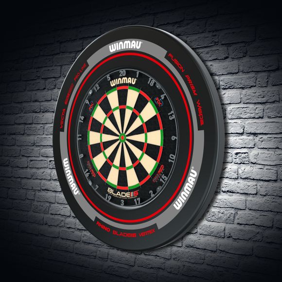 Winmau Advance Black/Red Surround